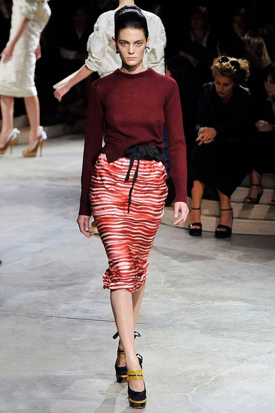 Look 18